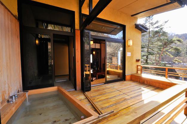 คายาบุคิโนะซาโตะ ยากูชิออนเซ็น ฮาตาโกะ Hotel Higashiagatsuma ภายนอก รูปภาพ
