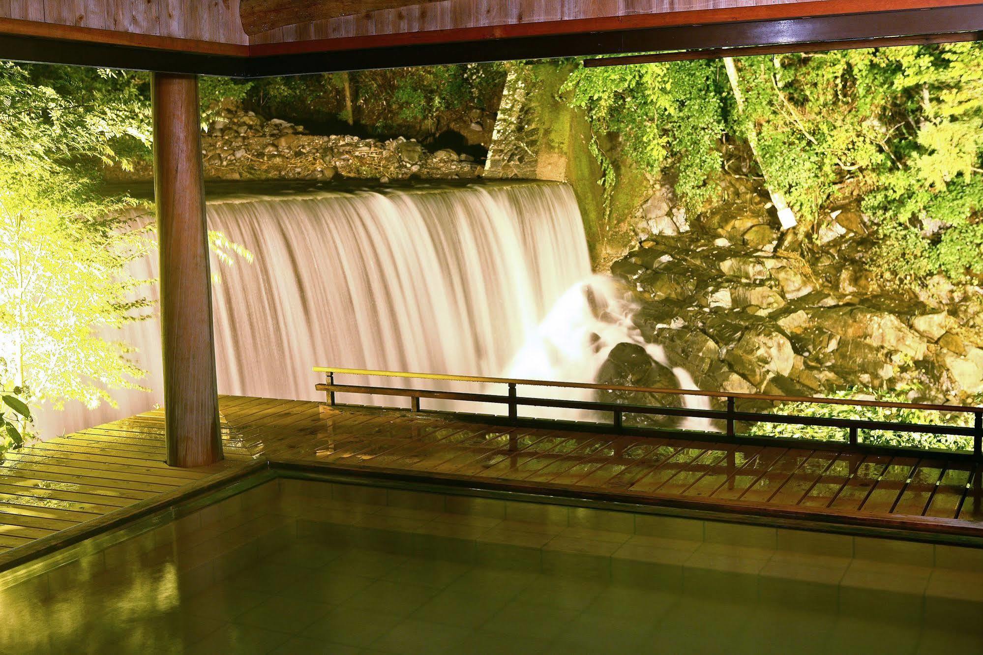คายาบุคิโนะซาโตะ ยากูชิออนเซ็น ฮาตาโกะ Hotel Higashiagatsuma ภายนอก รูปภาพ